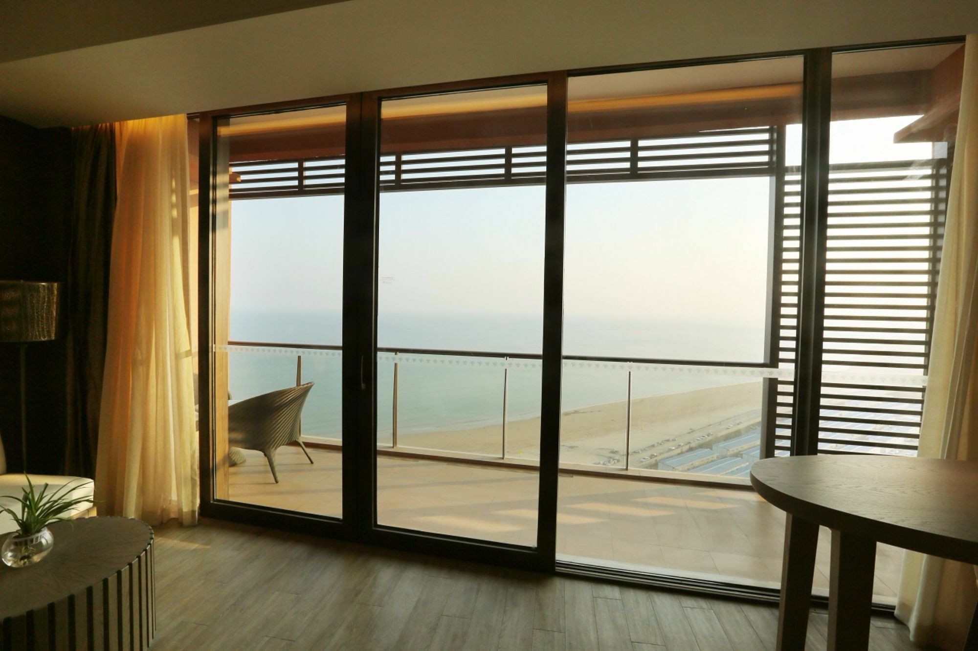 แมนโกรฟ ทรี รีสอร์ต เวิลด์ ชิงเตา Hotel Jiaonan ภายนอก รูปภาพ